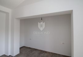 Viškovo, kvalitetan stan na mirnoj lokaciji, Viškovo, Apartamento