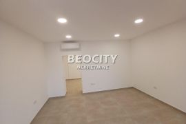 Novi Beograd, Bežanija, Vojvođanska, 3.0, 55m2, Novi Beograd, Propriété commerciale