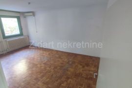 Retenzija, Prve pruge, uknjižen, odlična ponuda, Zemun, Flat