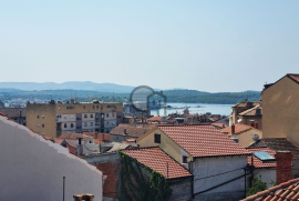 Šarmantna kuća u Šibeniku, Šibenik, Casa