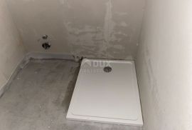 RIJEKA, MARINIĆI - 2 stana u novogradnji s pogledom na more + okućnica!!! PRILIKA!!!, Viškovo, Appartment