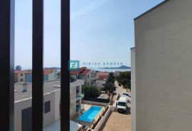 VODICE, novo, 1. kat, lift, 450 m od plaže, pogled na more, garaža, Vodice, Apartamento