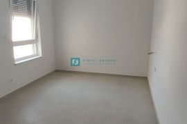 VODICE, novo, 1. kat, lift, 450 m od plaže, pogled na more, garaža, Vodice, Apartamento