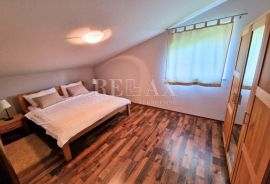 Crikvenica - stan u potkrovlju s balkonom i pogledom na more, Crikvenica, Appartment