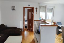 Mejaši stan 3S+DB 68m2 + balkon 4m2, Split, Appartement