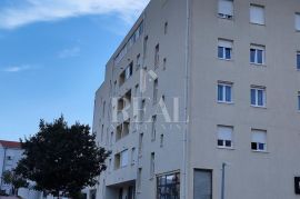 Mejaši stan 3S+DB 68m2 + balkon 4m2, Split, Kвартира