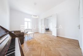 Zagreb, Svačićev trg, funkcionalan ured NKP 100 m2, Zagreb, Apartamento