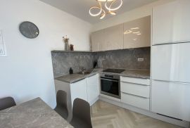 NAJAM, STAN, VELI VRH, 60 M2, 2S+DB, Pula, Appartment