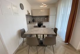 NAJAM, STAN, VELI VRH, 60 M2, 2S+DB, Pula, Appartment