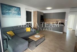 PRILIKA!!! APARTMAN NA 1. KATU STAMBENE ZGRADE, POGLED NA MORE - DIKLO, ZADAR, Zadar, Stan