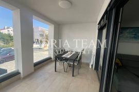 PRILIKA!!! APARTMAN NA 1. KATU STAMBENE ZGRADE, POGLED NA MORE - DIKLO, ZADAR, Zadar, Appartment