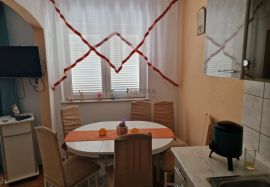 Kuća s više apartmana PRODAJA - VODICE !, Vodice, Famiglia