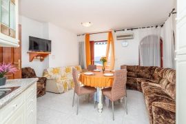 Stan s prekrasnim pogledom na more, RABAC, Labin, Appartement