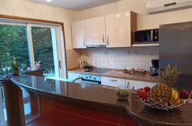 OTOK KRK, MALINSKA - Apartmanska kuća u blizini mora, Malinska-Dubašnica, House