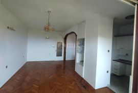 OPATIJA, POBRI, MATULJI- stan prizemlje 73m2 s otvorenim pogledom na more + okučnica, Opatija - Okolica, Stan