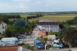 Istra, kuća sa poslovnim prostorom u blizini Umaga, Umag, House