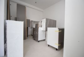 Labin, garsonijera u prizemlju novogradnje, Labin, Appartment