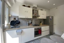 STAN+GARAŽA, NAJAM, ZAGREB, BRITANSKI TRG, 102 m2, 3-soba, Donji Grad, Apartamento