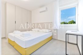 APARTMANI U KOMPLEKSU STAMBENIH ZGRADA, NOVOGRADNJA - SEVID, Marina, Flat