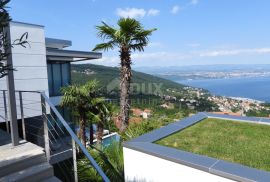 OPATIJA, LOVRAN - luksuzna vila s predivnim pogledom na more, bazenom i okućnicom površine 500m2, Lovran, Haus