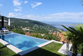 OPATIJA, LOVRAN - luksuzna vila s predivnim pogledom na more, bazenom i okućnicom površine 500m2, Lovran, Casa