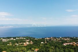 OPATIJA, LOVRAN - luksuzna vila s predivnim pogledom na more, bazenom i okućnicom površine 500m2, Lovran, بيت