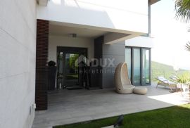 OPATIJA, LOVRAN - luksuzna vila s predivnim pogledom na more, bazenom i okućnicom površine 500m2, Lovran, House