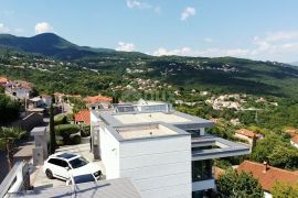 OPATIJA, LOVRAN - luksuzna vila s predivnim pogledom na more, bazenom i okućnicom površine 500m2, Lovran, Haus