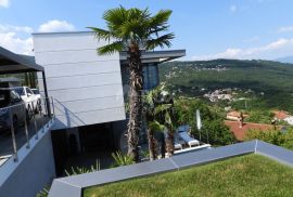 OPATIJA, LOVRAN - luksuzna vila s predivnim pogledom na more, bazenom i okućnicom površine 500m2, Lovran, Casa