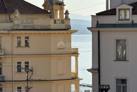 OPATIJA, CENTAR - Prekrasan gospodski stan u održavanoj povijesnoj vili u samom centru Opatije blizu mora!, Opatija, Flat