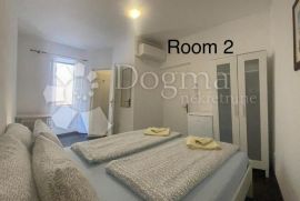 Prodaja kuće s uhodanim poslovanjem u Samom Srcu Rovinja!, Rovinj, House