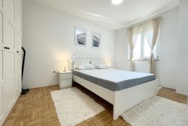 UMAG, BLIZU CENTRA I PLAŽE, STAN SA VRTOM, Umag, Apartamento