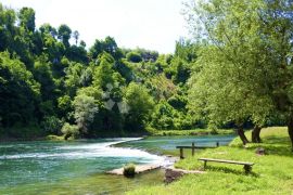 Prostrana parcela uz rijeku Koranu !, Barilovići, Arazi