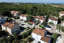 KUĆA SA 5 APARTMANA I BAZENOM BLIZU POREČA, Poreč, Famiglia