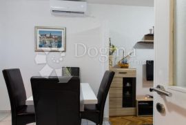 SPLIT - STAN ZA NAJAM DOSTUPAN ODMAH!, Split, Appartement