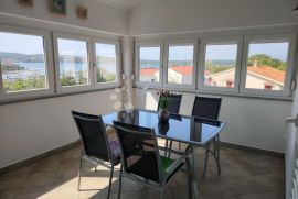 PANORAMSKI POGLED NA MORE IZ PRVOG REDA, Dobrinj, Wohnung