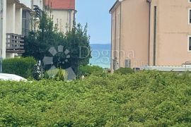 Apartman s vrtom u blizini plaže, Privlaka, Kвартира