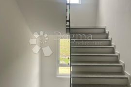 Apartman s vrtom u blizini plaže, Privlaka, Appartment