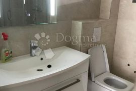 ROGOZNICA- VILLA S PREDIVNIM POGLEDOM I TOP LOKACIJOM, Rogoznica, Casa