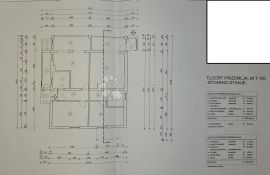 Kuća sa prostranom okućnicom i garažom, Pula, Σπίτι