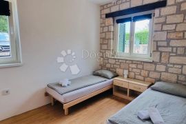 PRODAJE SE STAN U NEPOSREDNOJ BLIZINI POREČA!, Poreč, Flat