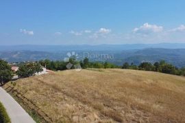 FENOMENALNO ZEMLJIŠTE S GRAĐEVINSKOM DOZVOLOM U SREDIŠNJOJ ISTRI, Pazin - Okolica, Land