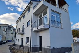 Stambeno-poslovna zgrada Jušići, Matulji, Appartment