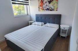 Novi stan u mirnoj ulici, Crikvenica, Apartamento