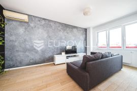 Zagreb, Knežija, moderan četverosoban penthouse NKP 125,54 m2, 2 parkirna mjesta, Zagreb, شقة