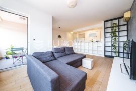 Zagreb, Knežija, moderan četverosoban penthouse NKP 125,54 m2, 2 parkirna mjesta, Zagreb, شقة