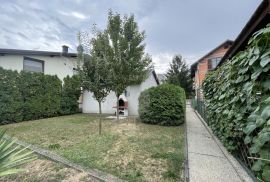 KUĆA S TRI STANA, PRODAJA, ZAGREB, DUBRAVA, Gornja Dubrava, House