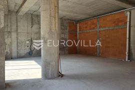 Zagreb, Vrbani, ulični poslovni prostor 146 m2 u prizemlju stambeno-poslovne zgrade, Zagreb, Gewerbeimmobilie