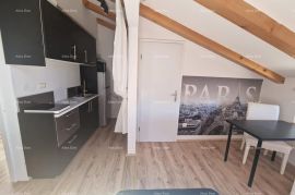 Stan Prodaje se dvoetažni stan u centru Rovinja, Rovinj, Apartamento