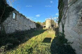 Kuća Ruševina u Šišanu, Pula, House